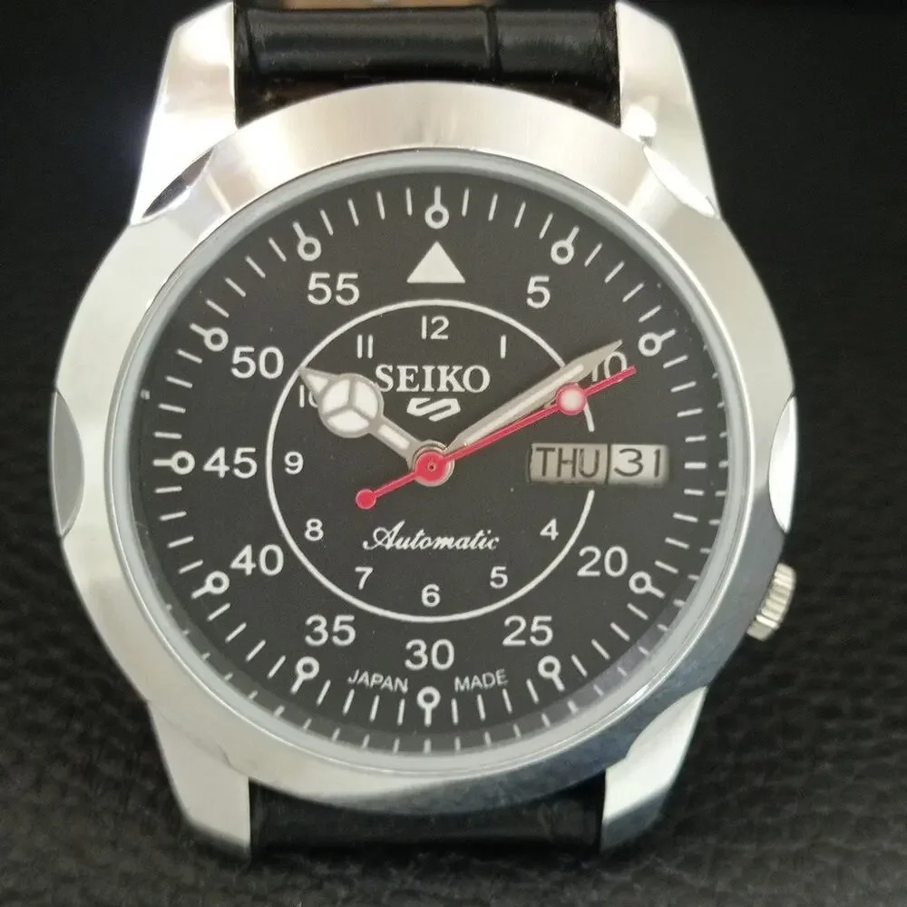 Vintage 1981 Seiko Automatic Mens Silver Watch W/daydate & Red accents